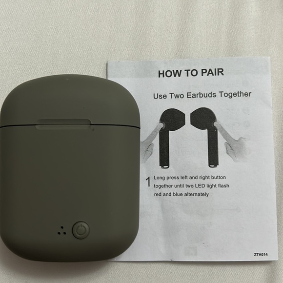 Z Tech Anti-Slip Rubbersized Wireless Earbuds W/Portable Charging Case New - Picture 6 of 7